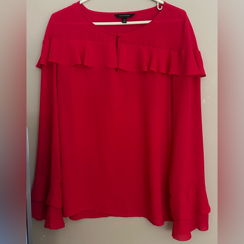 BANANA REPUBLIC size MEDIUM Vibrant Red Long Sleeved Ruffle Blouse